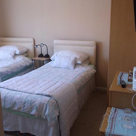 Tremains Guest House Bridgend  Chambre photo