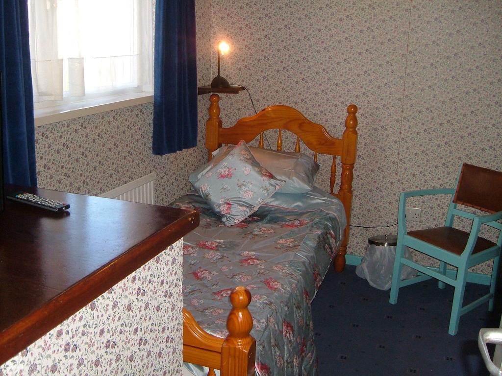 Tremains Guest House Bridgend  Chambre photo